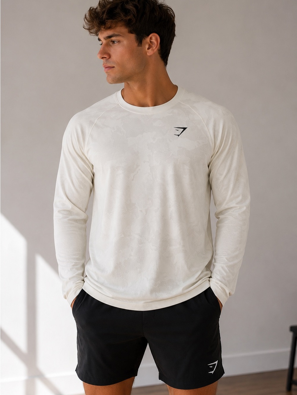 Gymshark Seamless Camo Long Sleeve Shirt Men’s Medium Ivory Cream Oversized